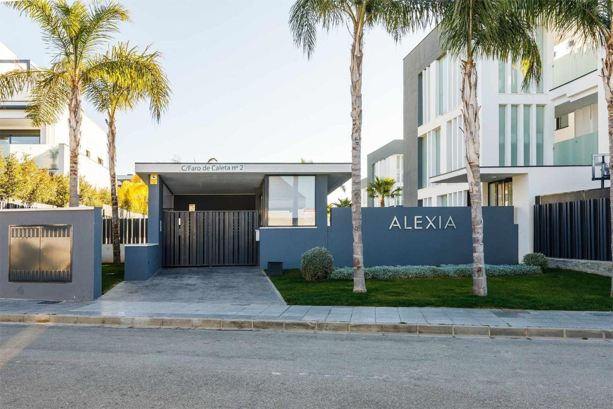 A&N Alexia Apartment Caleta De Velez Bagian luar foto