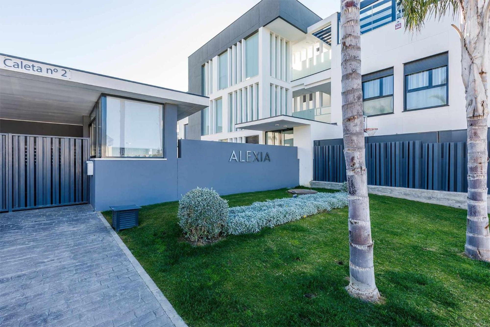 A&N Alexia Apartment Caleta De Velez Bagian luar foto